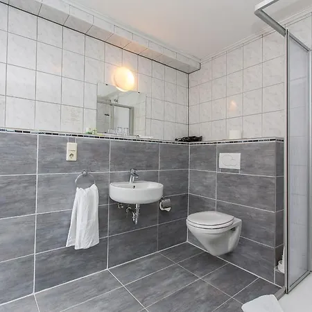 Haus Schwarzenberg 3* 에른스트